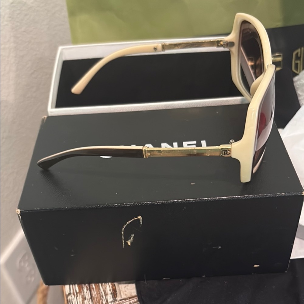 CHANEL Cream Sunglasses Elegant Accessories